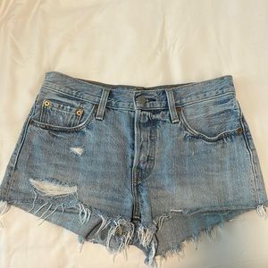 levi 501 shorts size 26